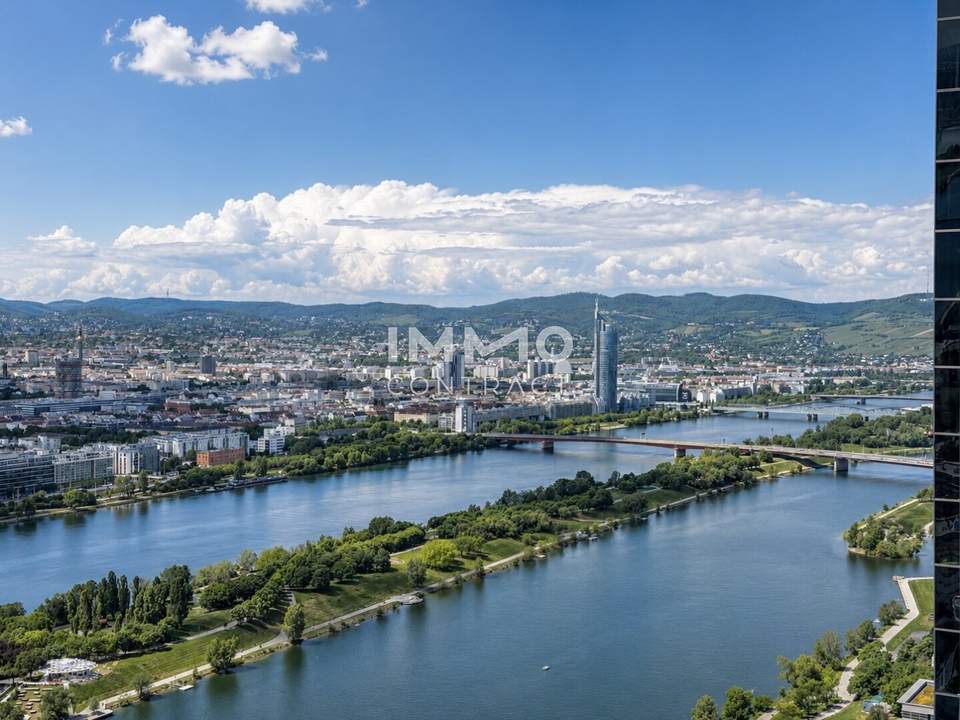 Sky-Living inkl. Loggia: 37. Etage - Studio mit Sonnenuntergang und Kahlenberg Ausblick