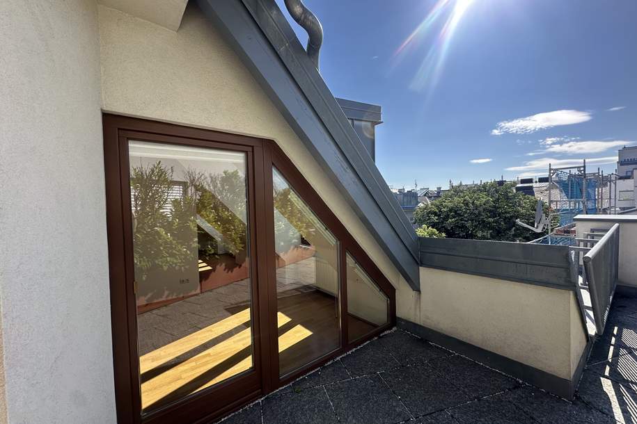 Unbefristete 4-Zimmer-Dachgeschosswohnung mit Terrasse nahe Votivkirche & Ring | Klimaanlage inkl., Wohnung-miete, 3.189,99,€, 1090 Wien 9., Alsergrund