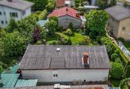 Zwei Einfamilienhäuser auf großzügigem Grundstück in sonniger Lage
