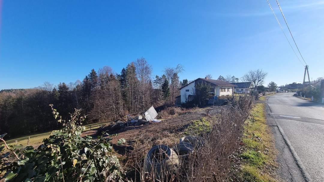 Lannacher Höhenstraße - Grundstück mit besonderem Flair