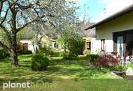 Ebenerdiges Wohnhaus inklusive Einliegerwohnung und romantischem Bauerngarten!