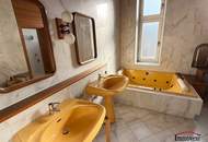 TOPLAGE LEOBEN - SANIERUNGSBEDÜRFTIG - große herrschaftliche Wohnung mit 2 Balkone!