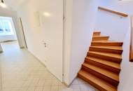 Summer Sale! Wo dein Leben Weitblick bekommt - Kompakte 2-Zimmer im Dachgeschoss mit Terrasse und Fernblick! Traumhaft saniertes Altbauhaus + Stylisches Stiegenhaus + Tolle Infrastruktur und Anbindung + Lebensqualität! Auch für Anleger interessant!