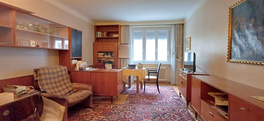 "Großzügige 150m² Etagenwohnung mit viel Potential"