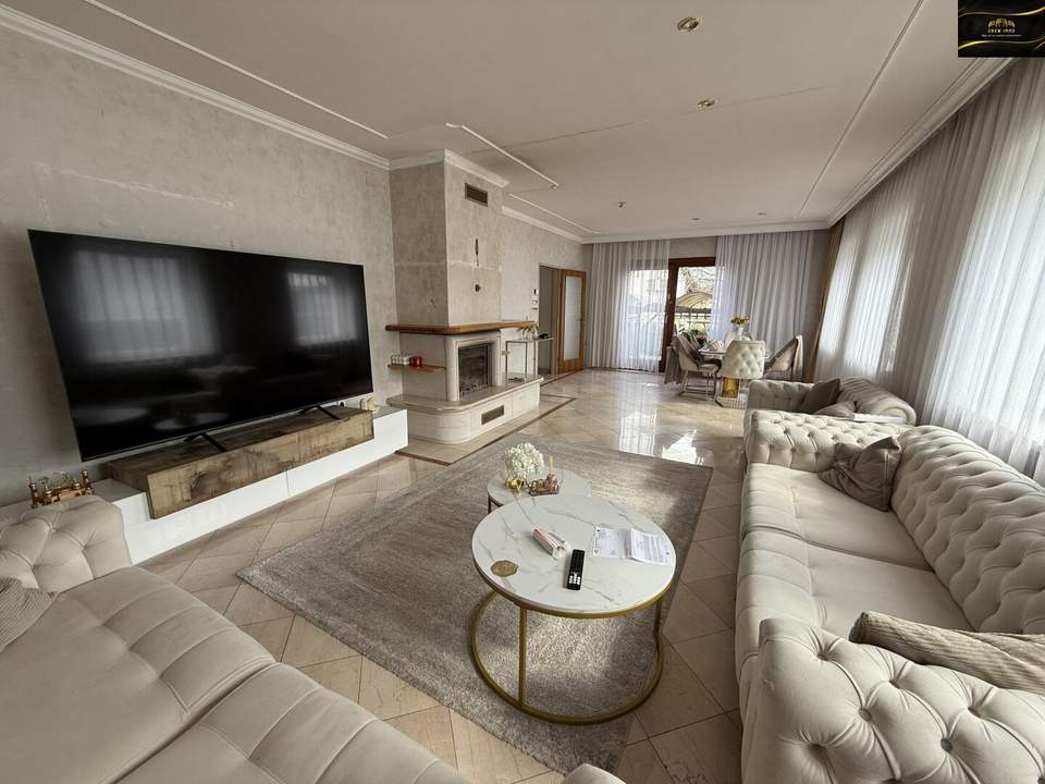 Einfamilienhaus mit großzügigem Grundstück