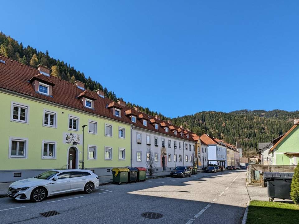 Sofort verfügbare DG-Eigentumswohnung im zentraler Lage