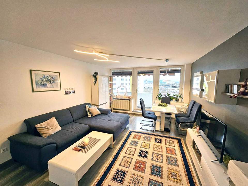 Moderne 2-Zimmer Wohnung mit Balkon und schöner Aussicht