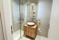 Sanierter Altbau mit Erker: Charmante 2-Zimmer-Wohnung mit separater Küche