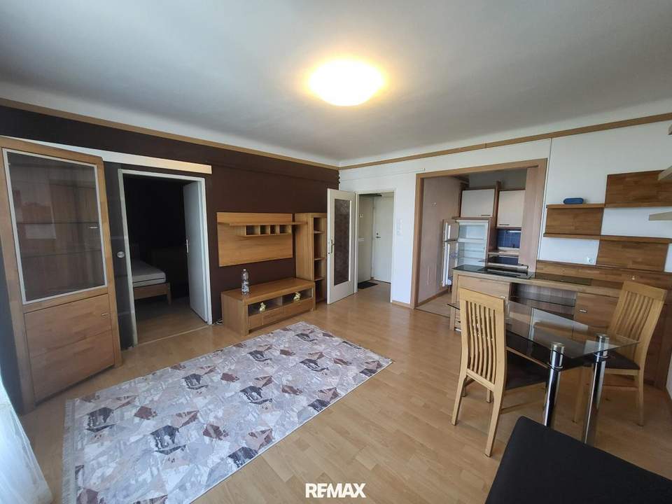 Schöne 2 Zimmer Wohnung / Neuer Preis