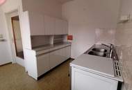 Wohnung mit Sanierungsbedarf – 74 m² Wohnfläche + Loggia und Kellerabteil