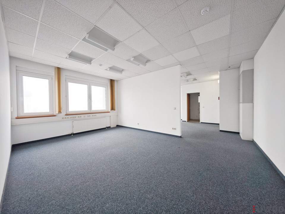 88m² Büro | Hell mit 3 Zimmern | Parkplätze | IZ-Süd