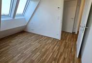 GENIAL - Lebens(t)raum Erfüller im Grünen! Klimaaktiv Bronze! Ab ins Dachgeschoss + 3 Zimmer + 2 Terrassen + Viel Lebensqualität! Wärmepumpe und Solaranlage + Naturnahe Gewässer ums Eck!