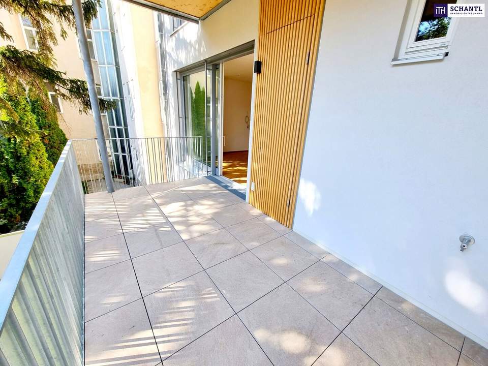 Ein Altbau, der verzaubert! Umfangreich und hochwertig sanierte Wohnschönheit mit großem Balkon und effizienter Erdwärme! Viel Privatsphäre + Viel Raum + Viel Grün!