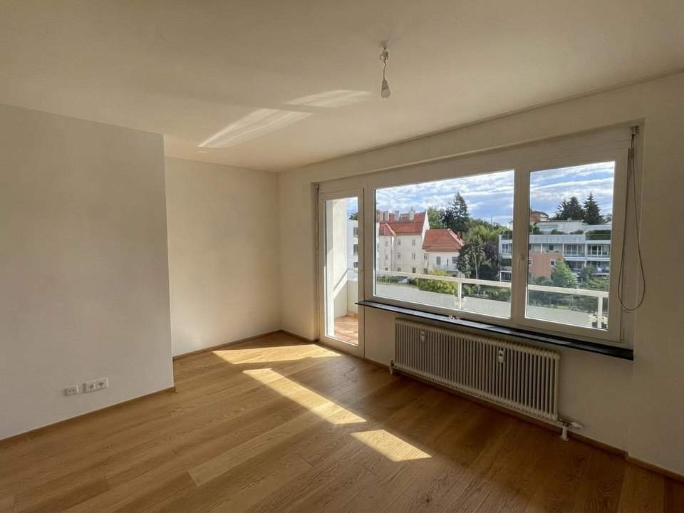 Helle, sofort verfügbare 3,5-Zimmer-Wohnung mit Loggia und Lift, Nähe Kreuzbergl