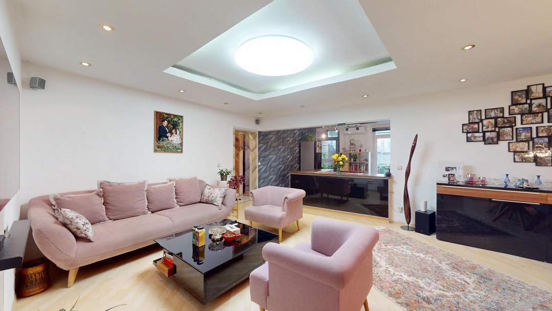 Zentrale 4-Zimmer- Wohnung mit Loggia, Sauna &amp; Tiefgarage in Linz !