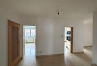 Klimatisierte Dachgeschosswohnung mit 4 Schlafzimmer und Garage // Air-conditioned attic apartment with 4 bedrooms and garage //