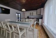 LIEBEVOLLER BUNGALOW MIT GEPFLEGTEM GARTEN IN TRAUMHAFTER RUHELAGE