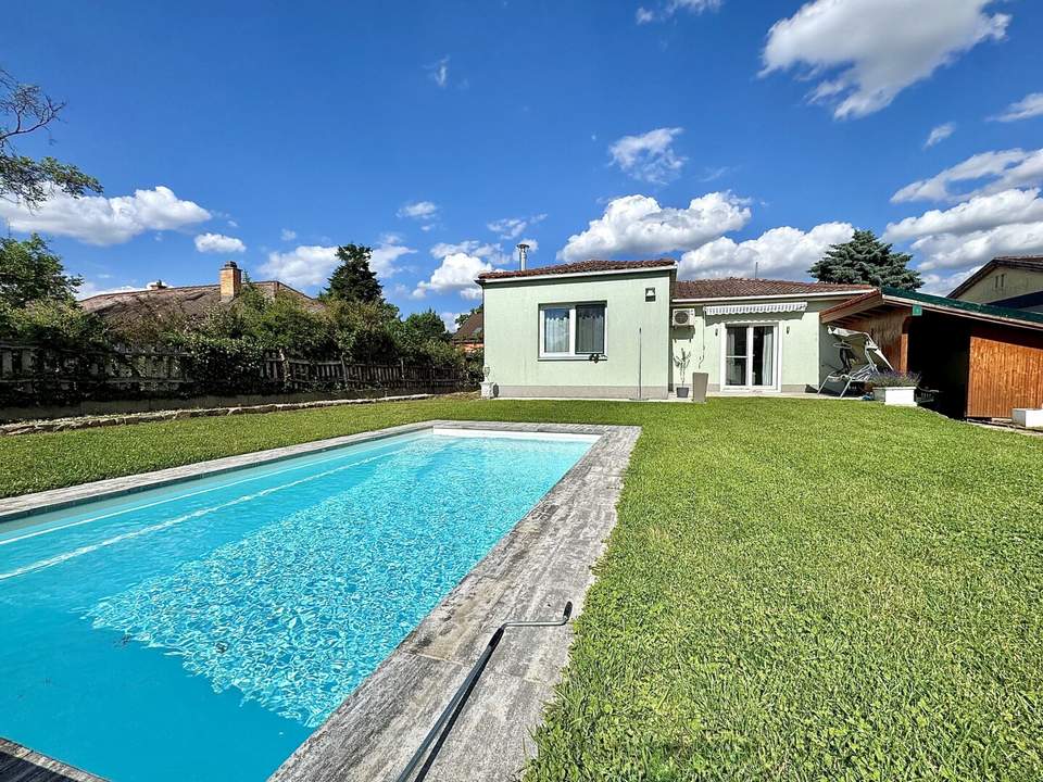 BUNGALOW mit Pool I Ausbaupotential I Klimaanlage I ~696m² Grundstück I Ruhelage