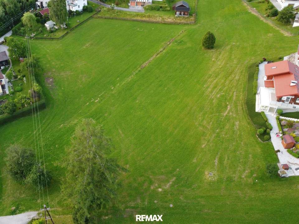 Sonniger Baugrund in Ruhelage