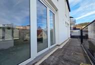 FRÜHLINGSAKTION! BELAGSFERTIG PLUS! INKLUSIVE VERFLIESUNG, PARKETT UND MALEREI. CARPORT. 5 ZIMMER. 2 BALKONE. 2 TERRASSEN. PROVISIONSFREI für den Käufer.