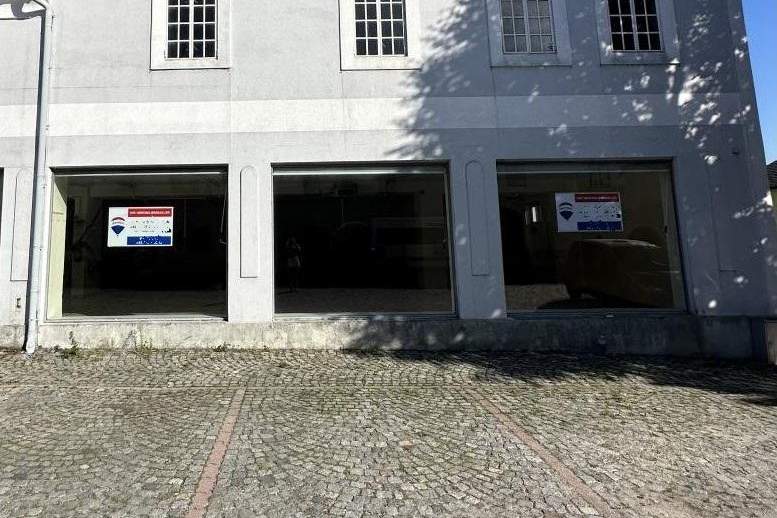 Ebenerdiges Ladengeschäft an der B50, Gewerbeobjekt-miete, 3.492,76,€, 7091 Eisenstadt-Umgebung