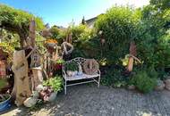 Charmantes Zweifamilienhaus mit idyllischem Naturpool