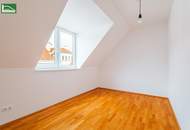 Helle Dachgeschoss-Wohnung mit Hof-Terrasse in ruhiger Seitengasse der Wattgasse und Hernalser Hauptstraße