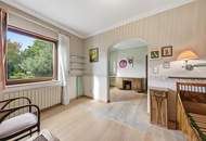 Imposante Liegenschaft mit Gartenparadies, Schwimmteich und Grünbestand – nur 30 Min von Wien