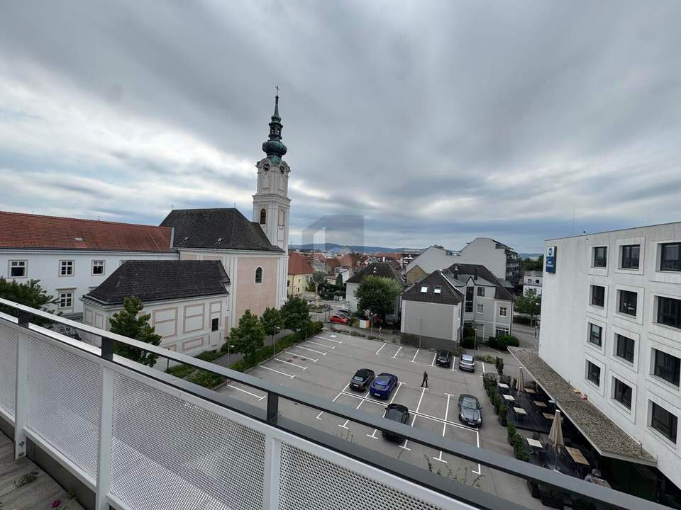 EINZIGARTIGES PENTHOUSE DIREKT IM STADTZENTRUM NEBEN DER DONAU