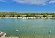 Blue Horizon Living: Harmony by the Waterline - Luxus Living direkt am Wasser