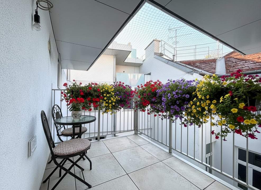 1030! Perfekt aufgeteiltes 4-Zimmer DG mit Balkon Nähe Urania!