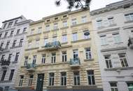 Altbau-Chic, Neubau-Komfort: 6 Zimmer und Panoramaausblick