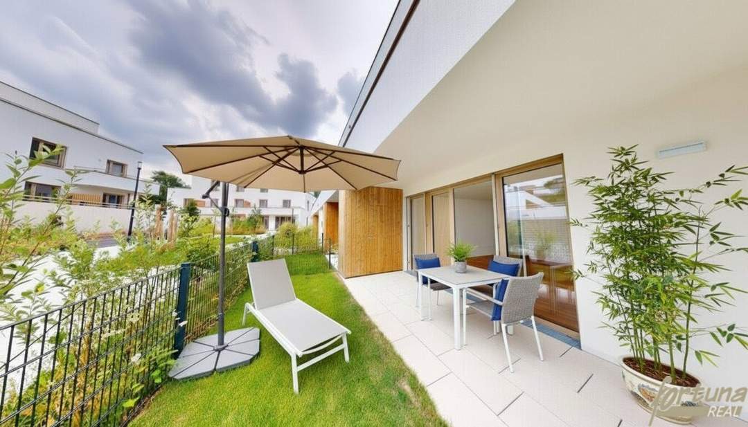 3-Zimmer-Wohnung mit Loggia, umrandet von rund 100 m² Eigengarten