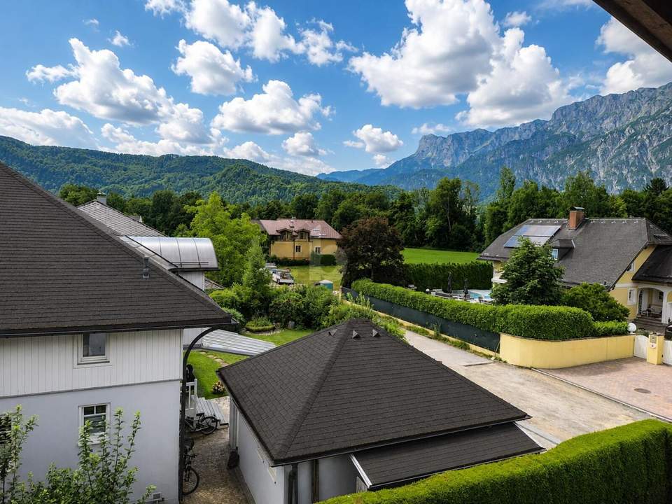 GROßZÜGIGES WOHNEN MIT GALERIE, GARTEN & TRAUMHAFTEM BERGBLICK