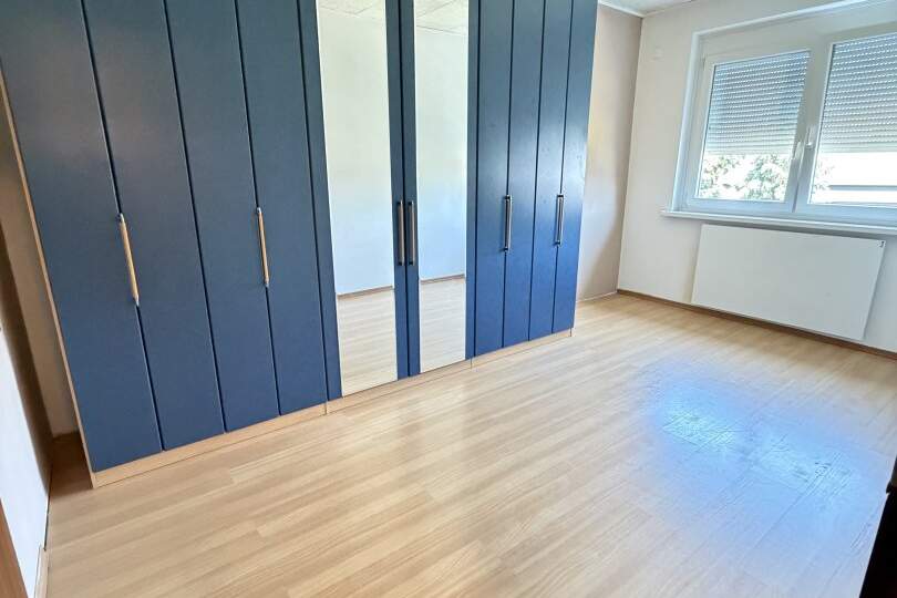 Große und geräumige 4 Zimmer Mietwohnung, Wohnung-miete, 650,00,€, 2632 Neunkirchen