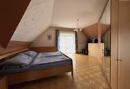 SONNENLAGE - Neuwertiges ca. 160m2 großes Traumhaus mit idyllischem Garten + Terrasse, 2 Garagen &amp; Top-Ausstattung in Ruhelage