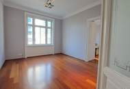 Stylish period apartment filled with light in a central location!