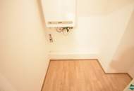 Familienwohnung: Schöne 4-Zimmer-Wohnung mit Balkon direkt an der Donau