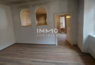 WOHN-UND GESCHÄFTSHAUS AUS DEM 16. JAHRHUNDERT IM HERZEN VON LANGENLOIS 100 m Kellerröhre, Nebengebäude, Innenhof, Geschäftslokale, usw.