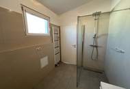Helle 3-Zimmer Neubau Maisonette-Wohnung mit 2 Terassen, Wohnküche, Gartennutzung, Kellerabteil und Garagenplatz optional