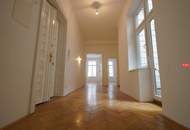 Traumhaftes Altbaubüro***Balkon in den Innenhof***