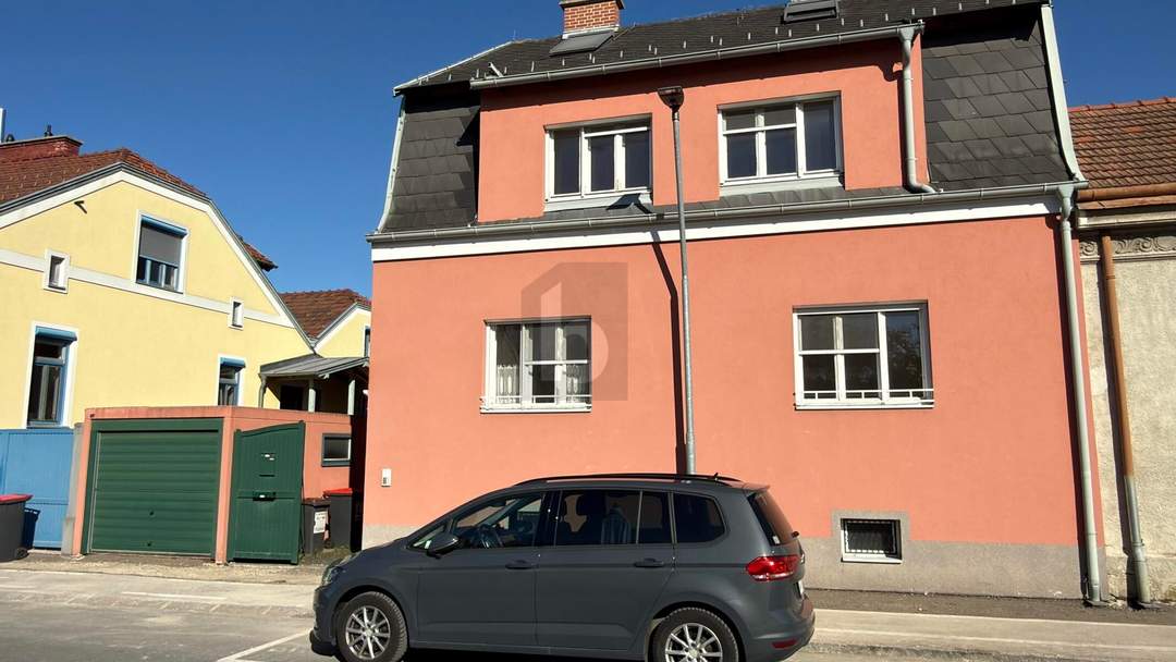 IM ZEHNERVIERTEL MIT VOLLKELLER, GARAGE UND LOFT-DACHGESCHOSS - 2 WOHNEIHEITEN MÖGLICH