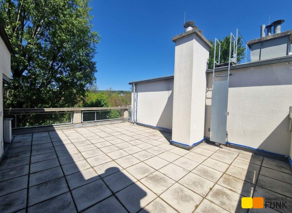 Gepflegte Maissonette mit großer Dachterrasse