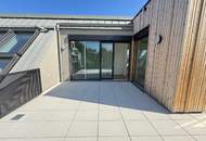 STOCK IM WEG - "Licht. Raum. Luxus. - 5 Zimmer Dacherstbezug mit Gartenblick, Südterrasse &amp; Garage"