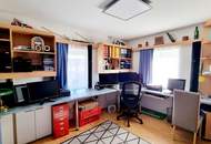 Entfaltungsmöglichkeit auf 600 m² - 2 Wohneinheiten, 4 Garagen ...