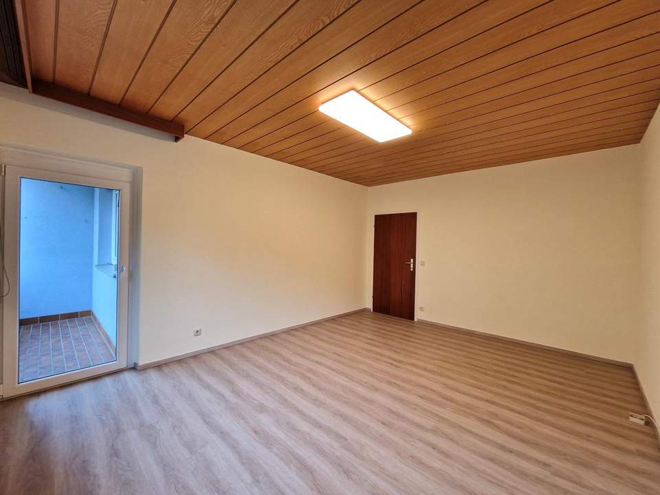 Komfortable 2-Zimmer-Wohnung mit Loggia in sehr guter Lage