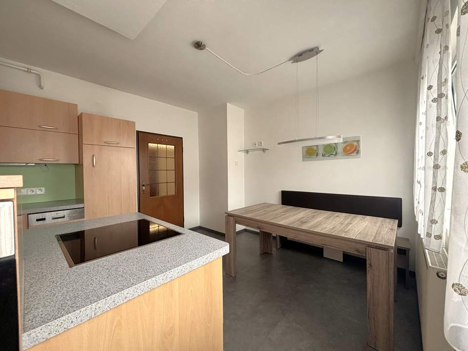 Top gepflegte Eigentumswohnung - Garage und Stellplatz!
