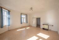 ++NEU++ Altbaucharme neu entdecken: 2-Zimmer Wohnung zum Sanieren mit viel Potenzial