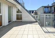 Helle Dachgeschosswohnung mit 3 Schlafzimmern, Kamin & Dachterrasse