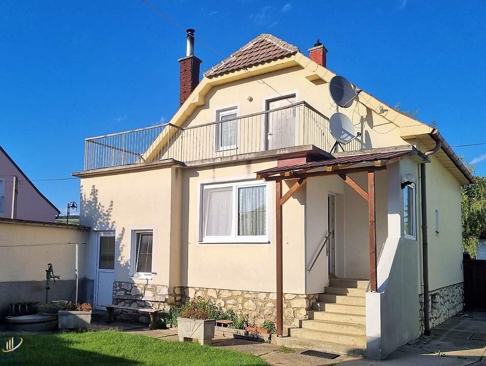 Charmantes Renovierungsprojekt: 4-Zimmer-Haus mit großem Garten und Garage in Göllersdorf!